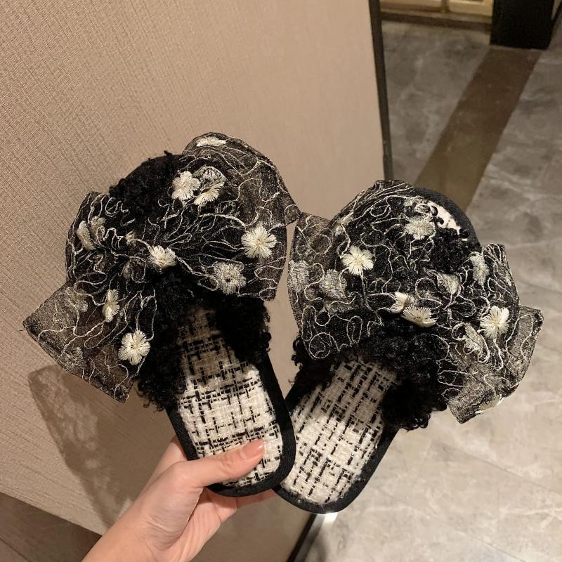 Fluffy Fur Slipper with Lace Ribbon