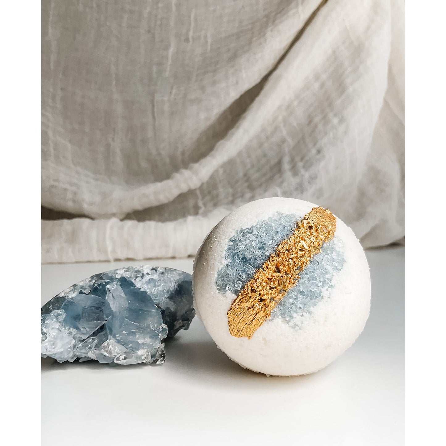 Celestine Geode - Manifest it All Crystal Bath Bomb / 天青石浴球 - 提升灵性/平稳心态/护身辟邪