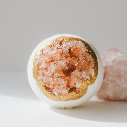 Rose Quartz Geode - Abundant Love Bath Crystal Bomb / 玫瑰水晶浴球 - 象征着爱情/舒缓心情/带来幸福喜悦的能量