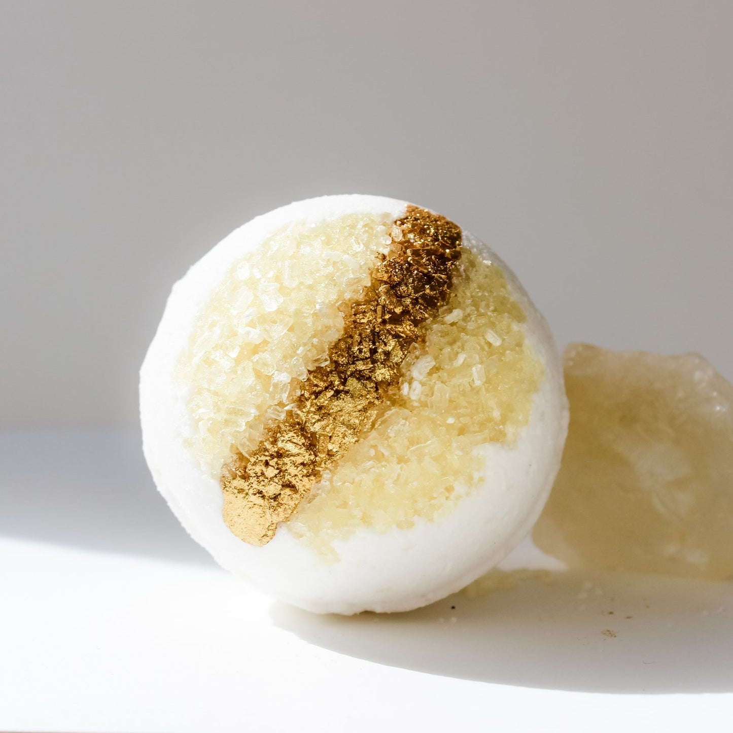 Citrine Geode - Abundance Crystal Bath Bomb / 黄水晶浴球 - 促进人体新陈代谢/排出体内毒素/提高自身免疫力/有助于养生和保健