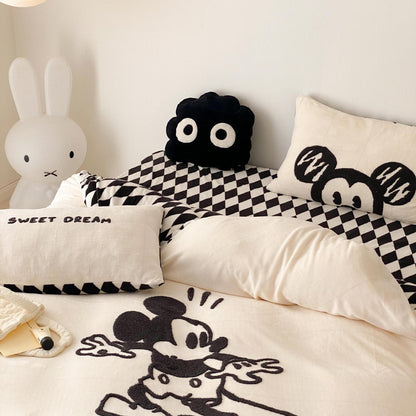 Cartoon Fleece 4-Piece Bedding Set with Plushie